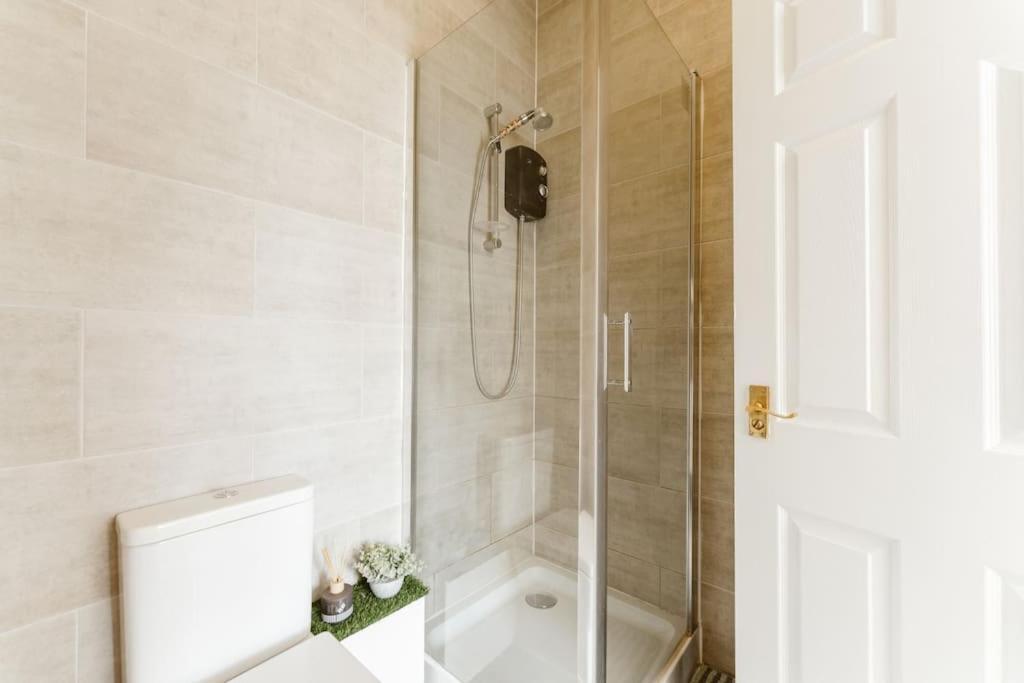 Spacious Ensuite Room Near Top Tourist Attractions London Exterior photo